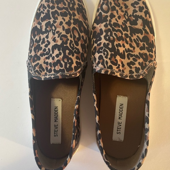 Steve Madden Symba SlipOn Size 9.5 - Picture 8 of 9